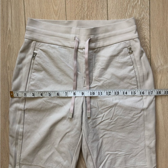 Athleta Headlands Hybrid Trek Jogger in Birch Gray Women’s Size 2/P - Picture 6 of 15